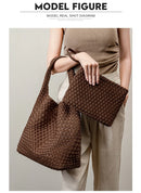 Bolsa em Neoprene Weave Bag Casual com bolsinha auxiliar