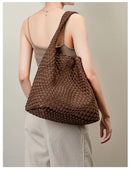 Bolsa em Neoprene Weave Bag Casual com bolsinha auxiliar